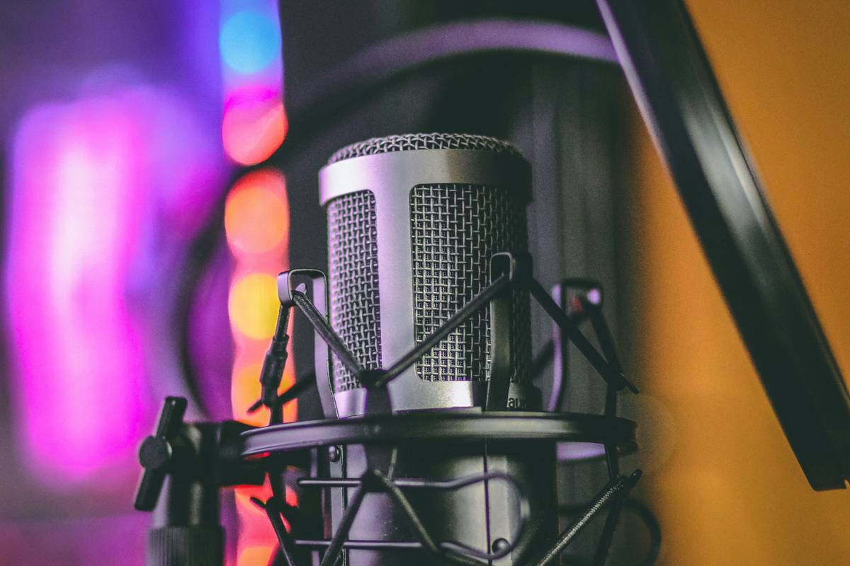 Pop Filter Screen: Why Your Podcast Sounds Like a Wind Tunnel (And How to Fix It)