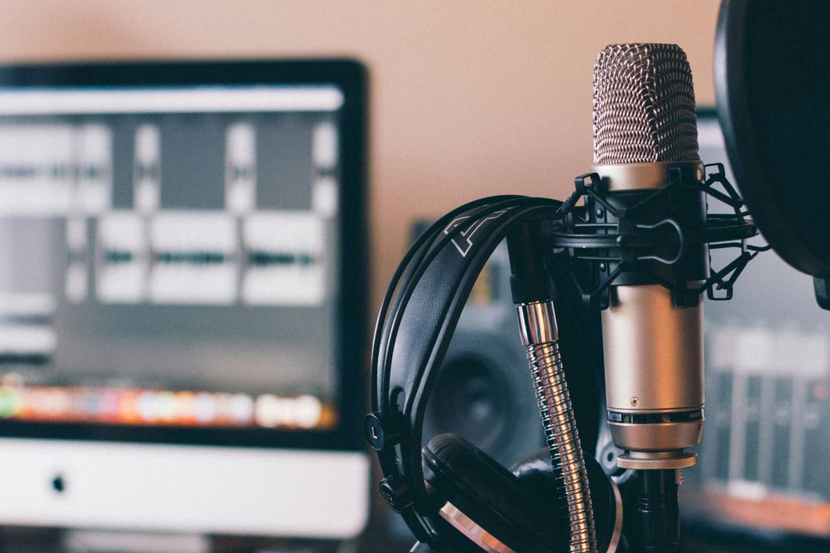 What Makes a Listener Favorite Host? Secrets From Top Podcasters
